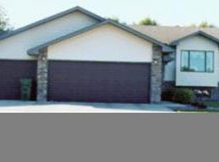 1804 Grandview Dr NE, Watertown, SD 57201