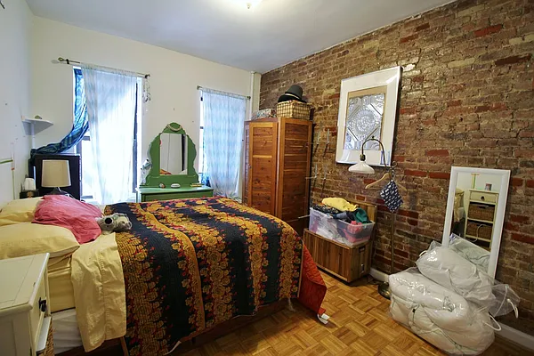 Rented by Julianna Realty Corp | media 23