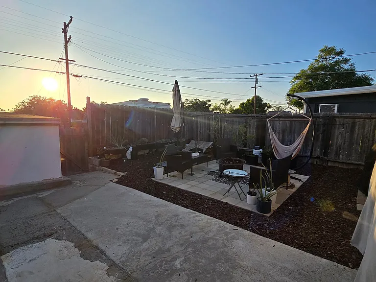 4350 Clairemont Dr — Photo 9