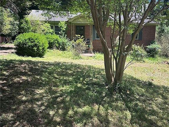2nd image of 104 Estelle Ave