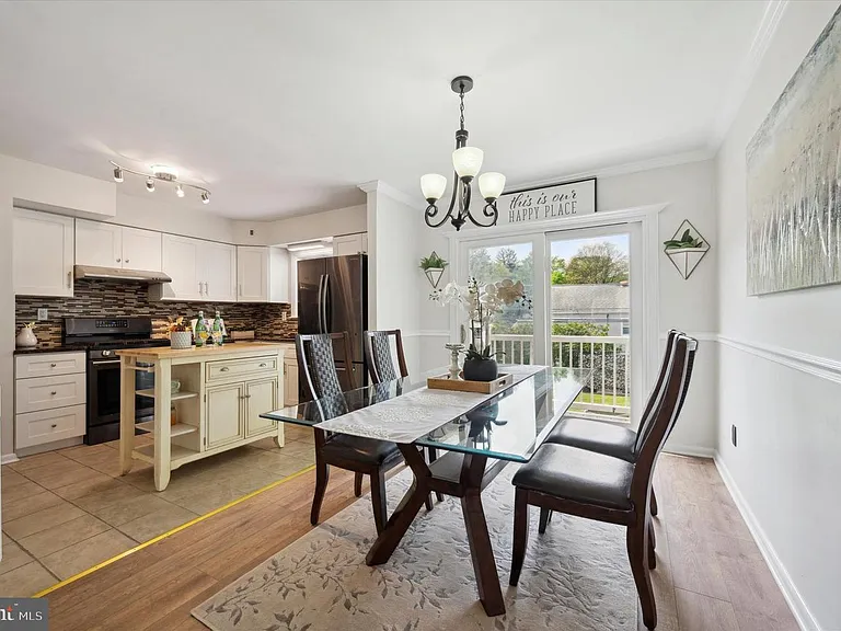 330 Williams Rd — Photo 4