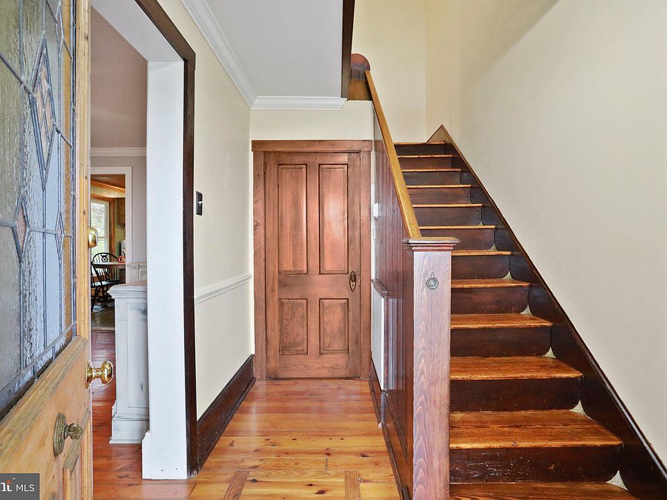 132 N Charles St, Strasburg, VA 22657 Zillow