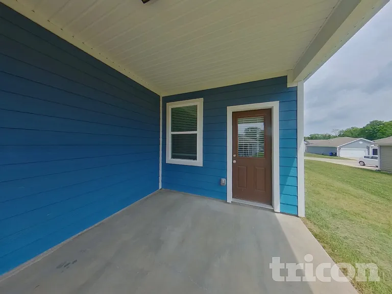 2818 Buzz St — Photo 16