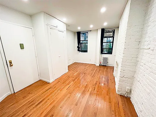 Rented by Bond New York | media 6