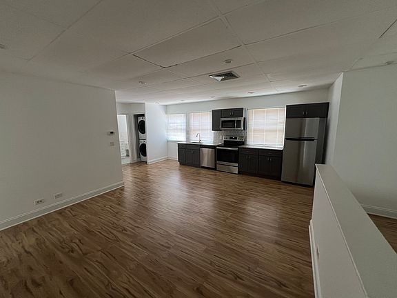 3rd image of 168 West Ave #2B