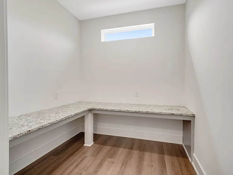 121 Huntley Dr — Photo 4