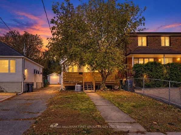 52 Malta St, Toronto, ON M1N 2L4