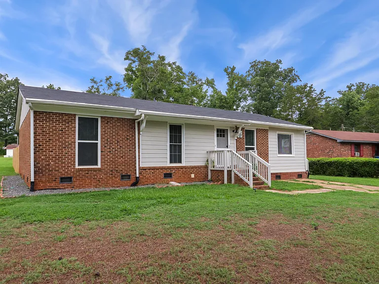 3132 Fields Dr — Photo 3