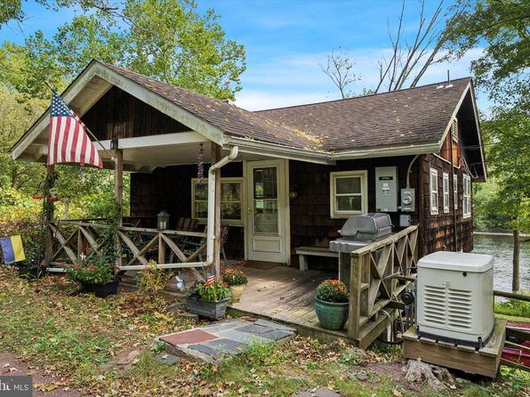 14 Bridge Five Ln, Pipersville, PA 18947