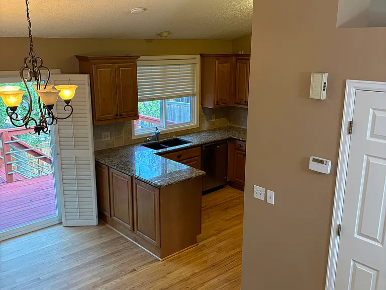 9252 Crestmore Way — Photo 3