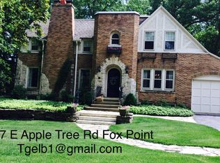 417 E Apple Tree Rd, Fox Pt, WI 53217