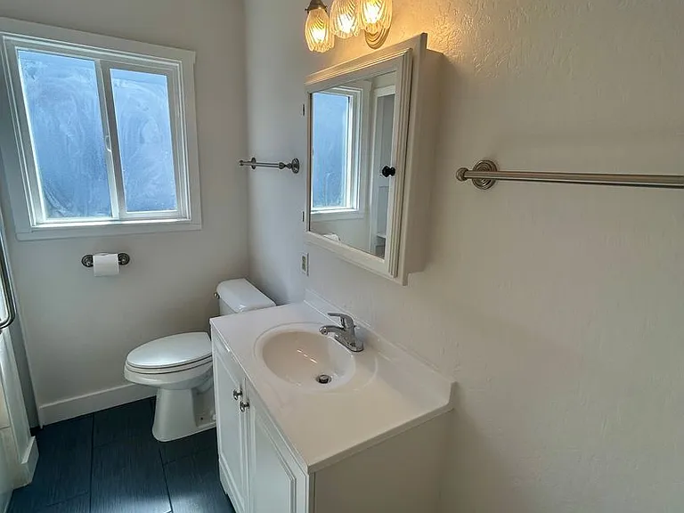 710 Grove Way — Photo 11