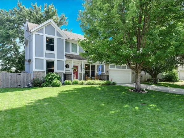 8215 W 150th St, Overland Park, KS 66223