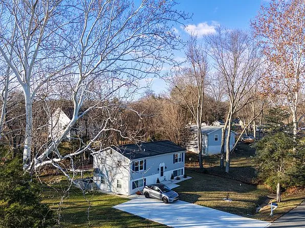 303 Via De Rosa Dr, Stafford, VA 22556