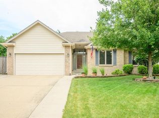 2055 NW 149th St, Clive, IA 50325