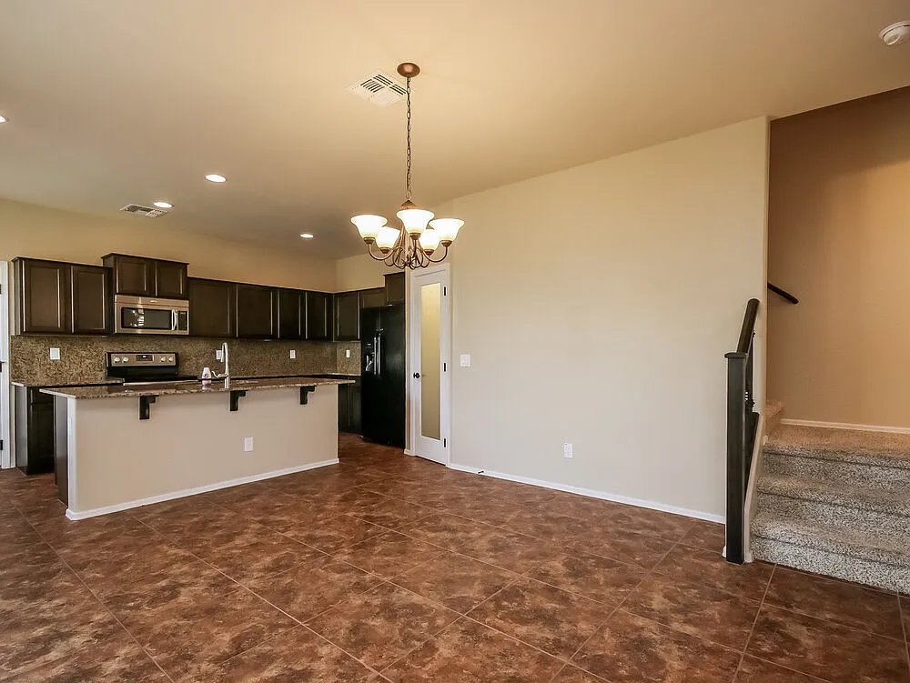3 bed, 2.0 bath, 2105 sqft, $2,835 — Photo 4