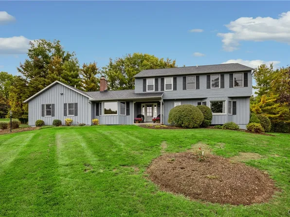 8206 Duvall Cir, Manlius, NY 13104