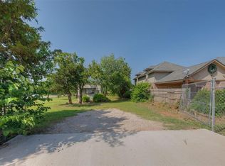 2901 Green Oaks Way, Edmond, OK 73034