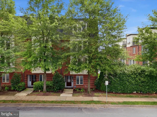 3153 Blue Barn Way, Fairfax, VA 22031