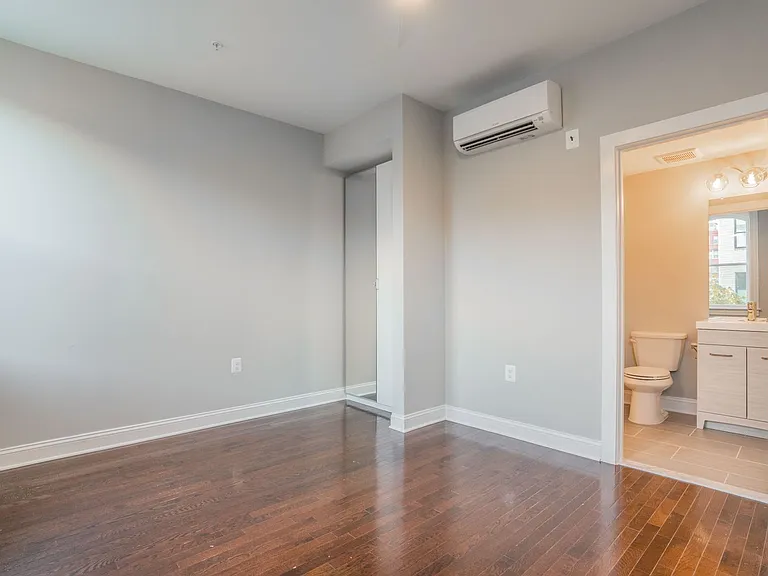 310 E Lanvale St — Photo 7