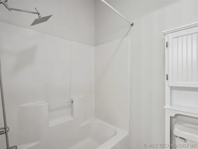 4308 W Broadway Ave N — Photo 26
