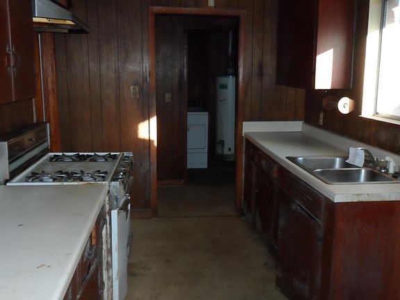 5th image of 1724 W 22nd St