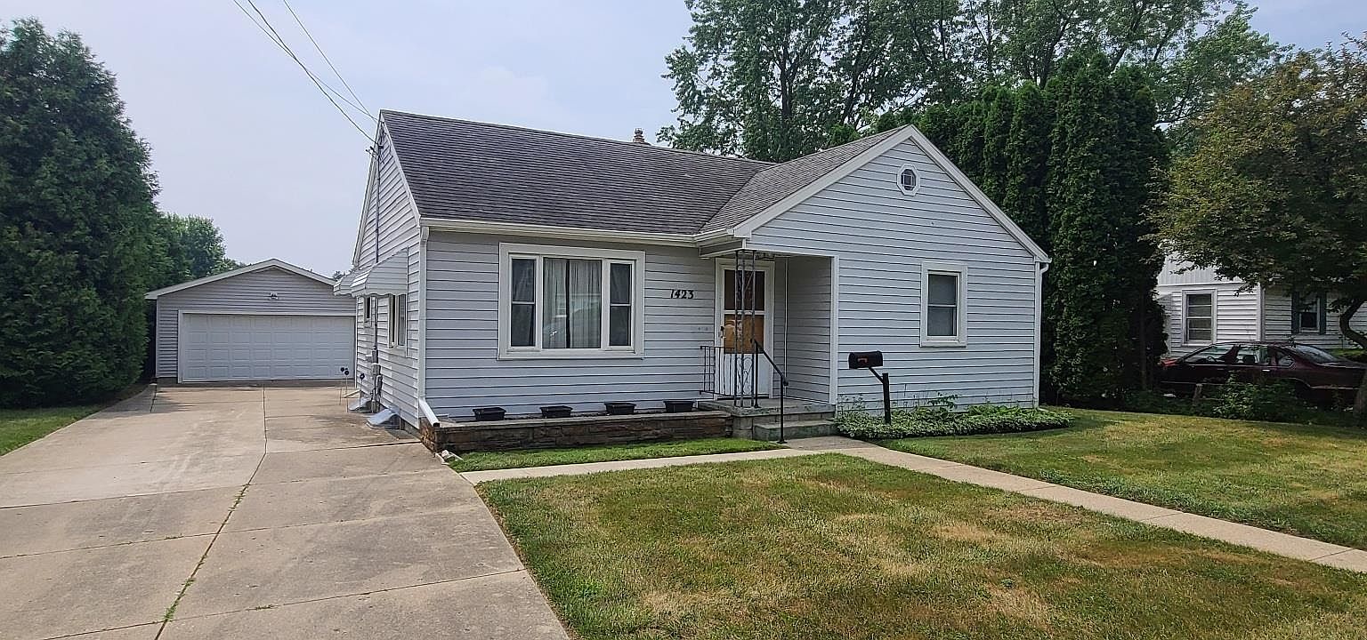 1423 W King St, Owosso, MI 48867 Zillow