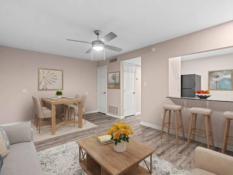 Stella West Apartments — Photo 16