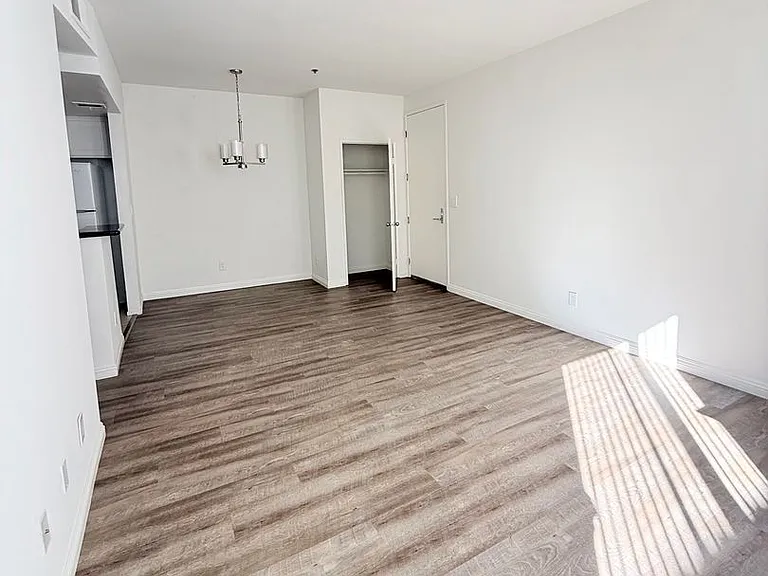 8715 Burton Way - Urban Feel Charming 2 bed 2 bath — Photo 21
