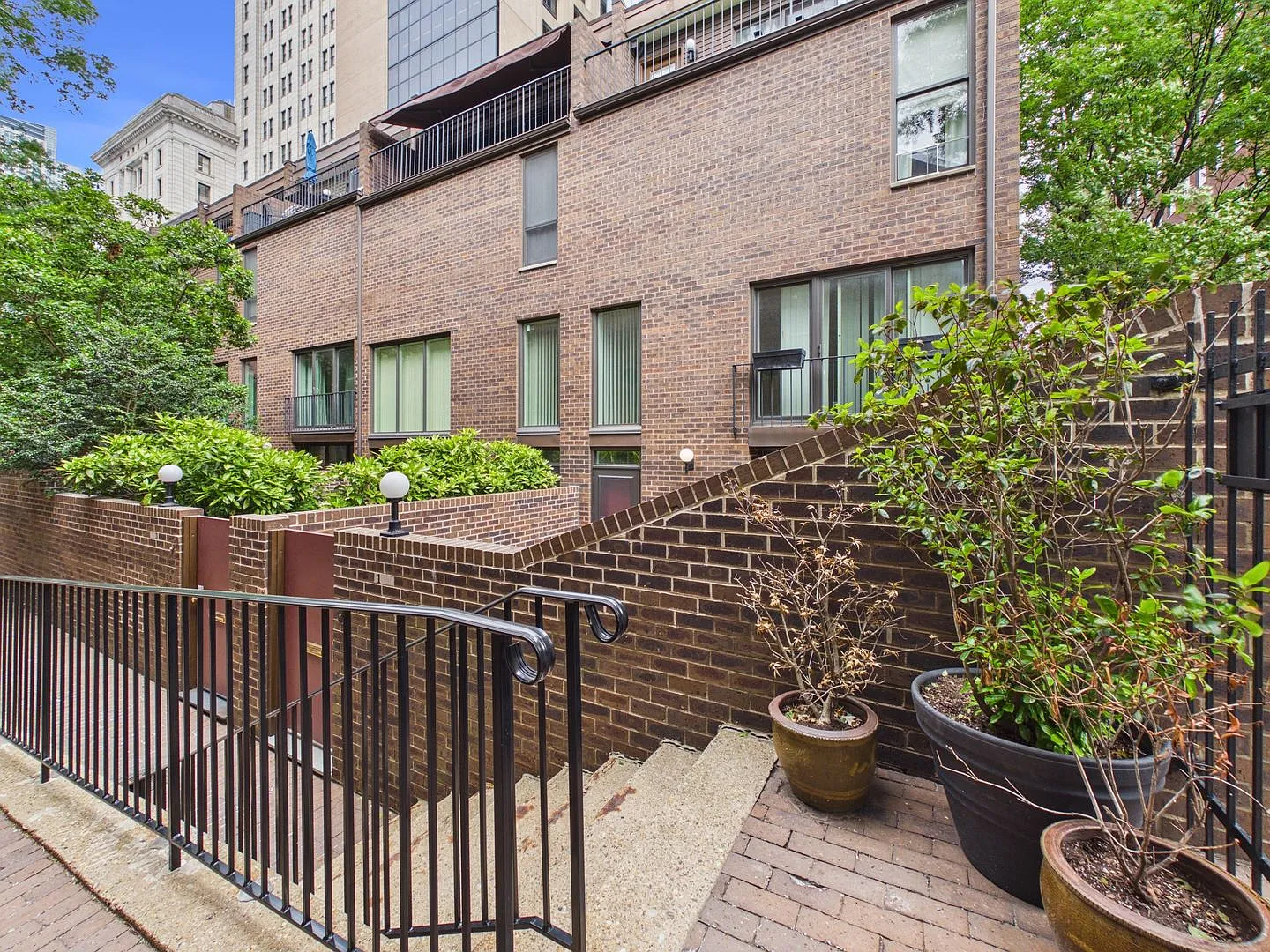 Spacious Three Bedroom Townhome in Society Hill! — Photo 1
