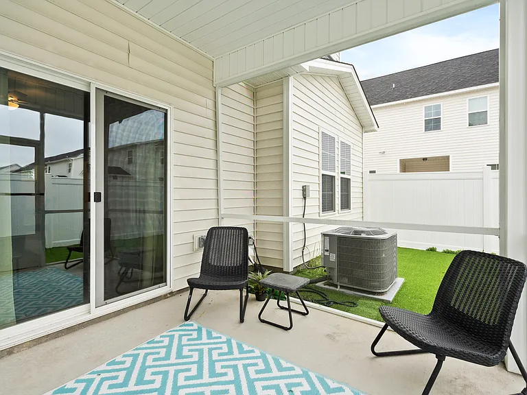124 Bridge Point Cir — Photo 38