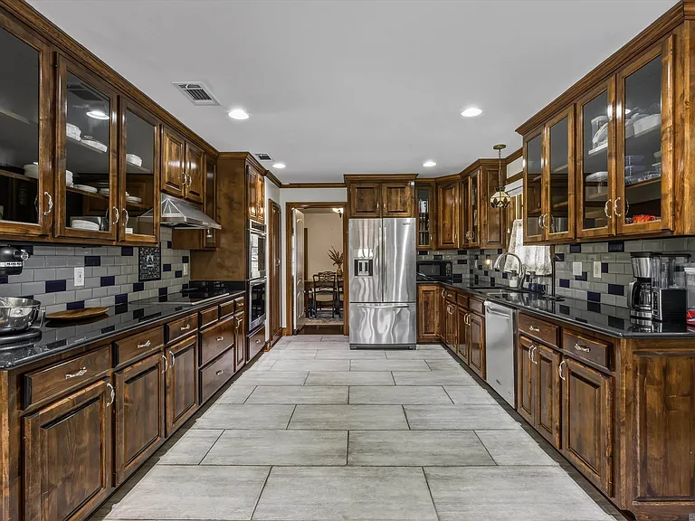 6414 Highland Rd — Photo 10