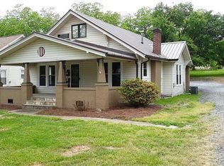 228 33rd St SW #A-B, Hickory, NC 28602