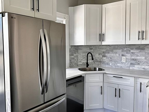 3rd image of 25 Brighton St #3