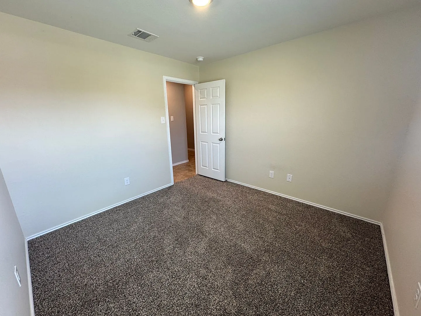 4-Bedroom House for Rent in Killeen — Photo 4