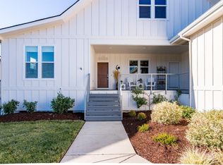 565 Whitney Ter, Medford, OR