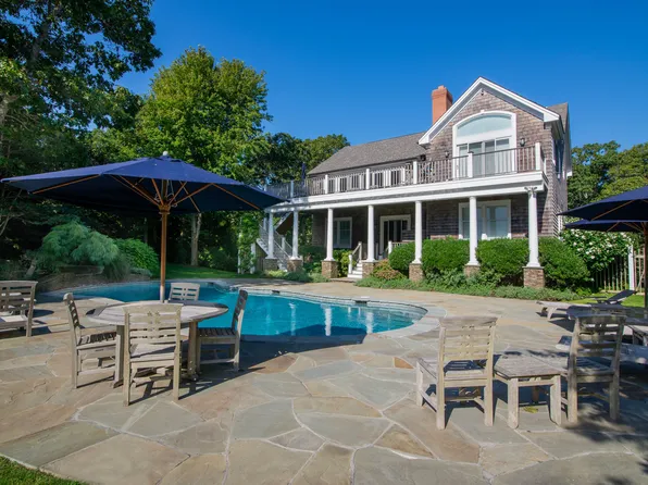 23 Sycamore Ln, Montauk, NY 11954