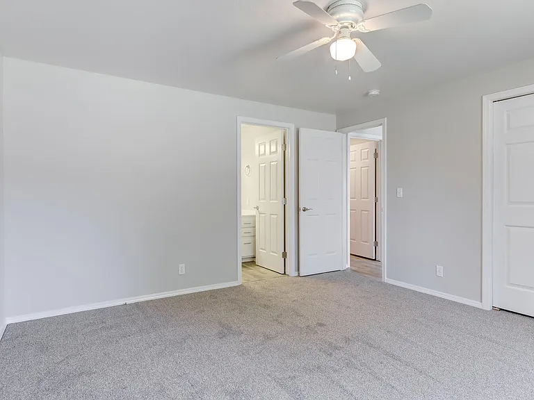 7838 W Prince St — Photo 10