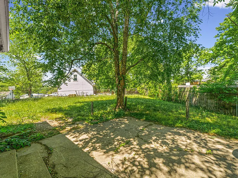 397 Elaine Dr — Photo 27