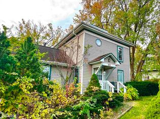 103 S 8th Ave E, Newton, IA 50208