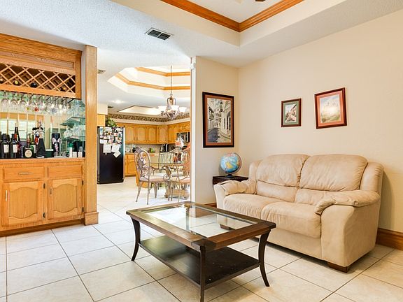 5th image of 329 Kiwi St