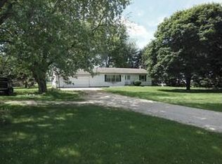 1652 N 42nd Rd, Earlville, IL 60518