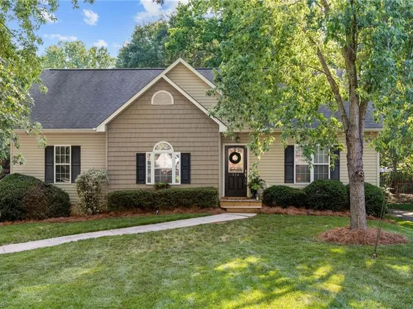 354 Merrimont Dr, Winston Salem, NC 27106