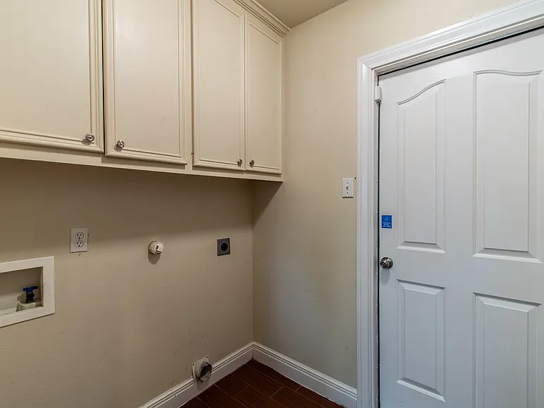 7013 Madiera Dr — Photo 25