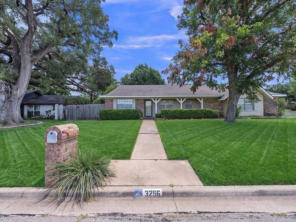 1st image of 3256 Village Park Dr