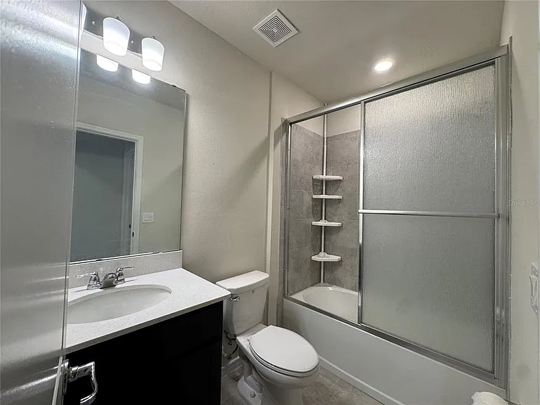 2102 Charming Ave — Photo 11