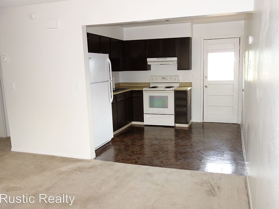 2nd image of 1045 Magnolia St APT C
