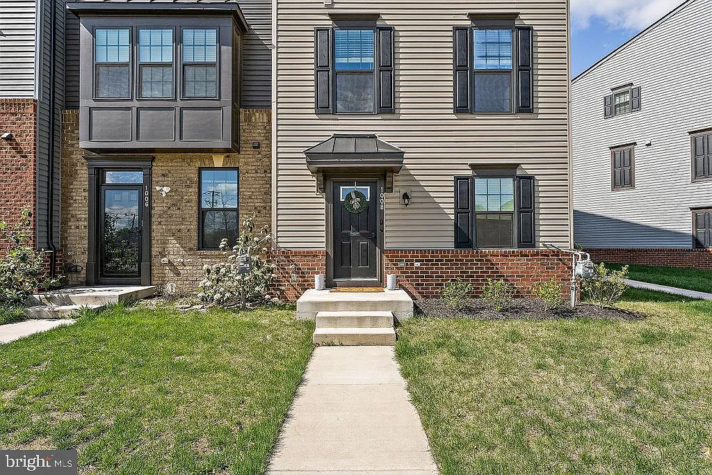 4 bed, 3.5 bath, 2022 sqft, $2,900 — Photo 3