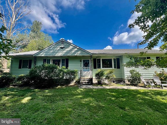 3rd image of 32829 Omar Rd