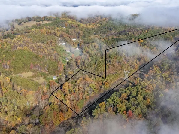 2110 Bob Irwin Rd, Maryville, TN 37803